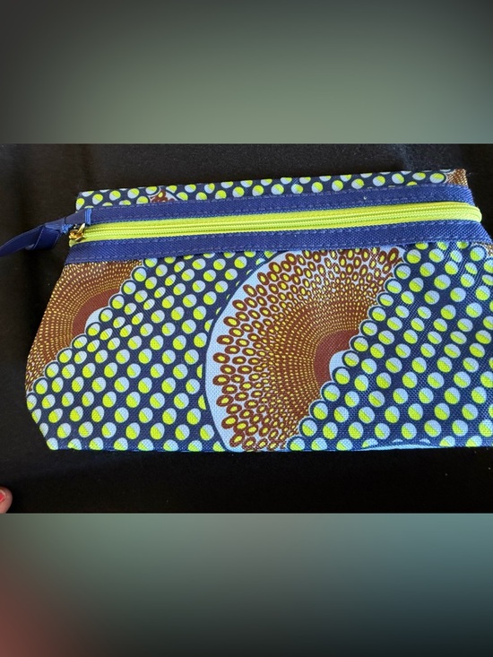 Estee Lauder Handbags - Estee Lauder Lot 2 Makeup Bags USED 1 X